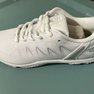 Varsity Edge cheer shoes